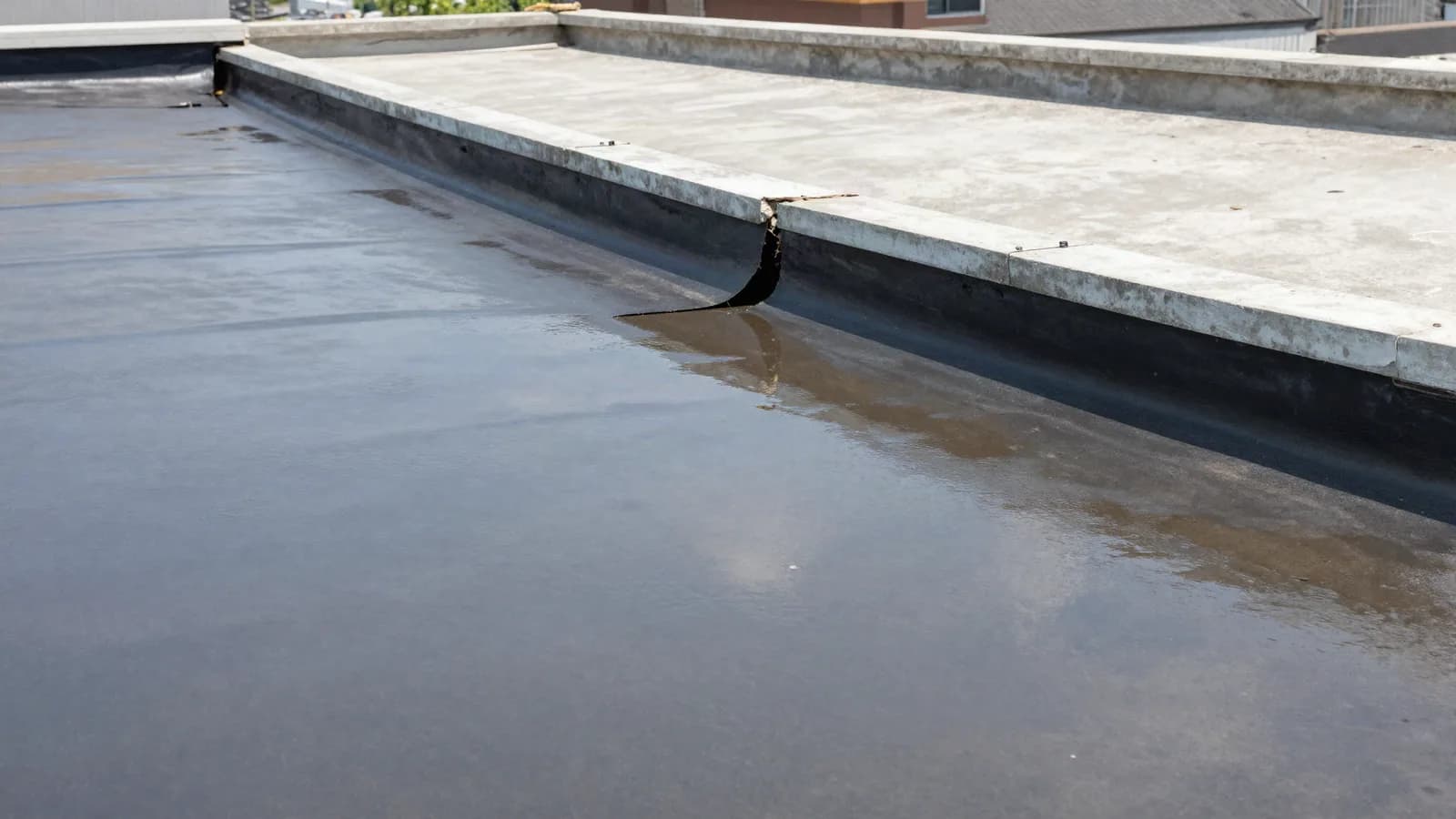 Étanchéité toiture-terrasse et façade au Maroc : désordres et expertise