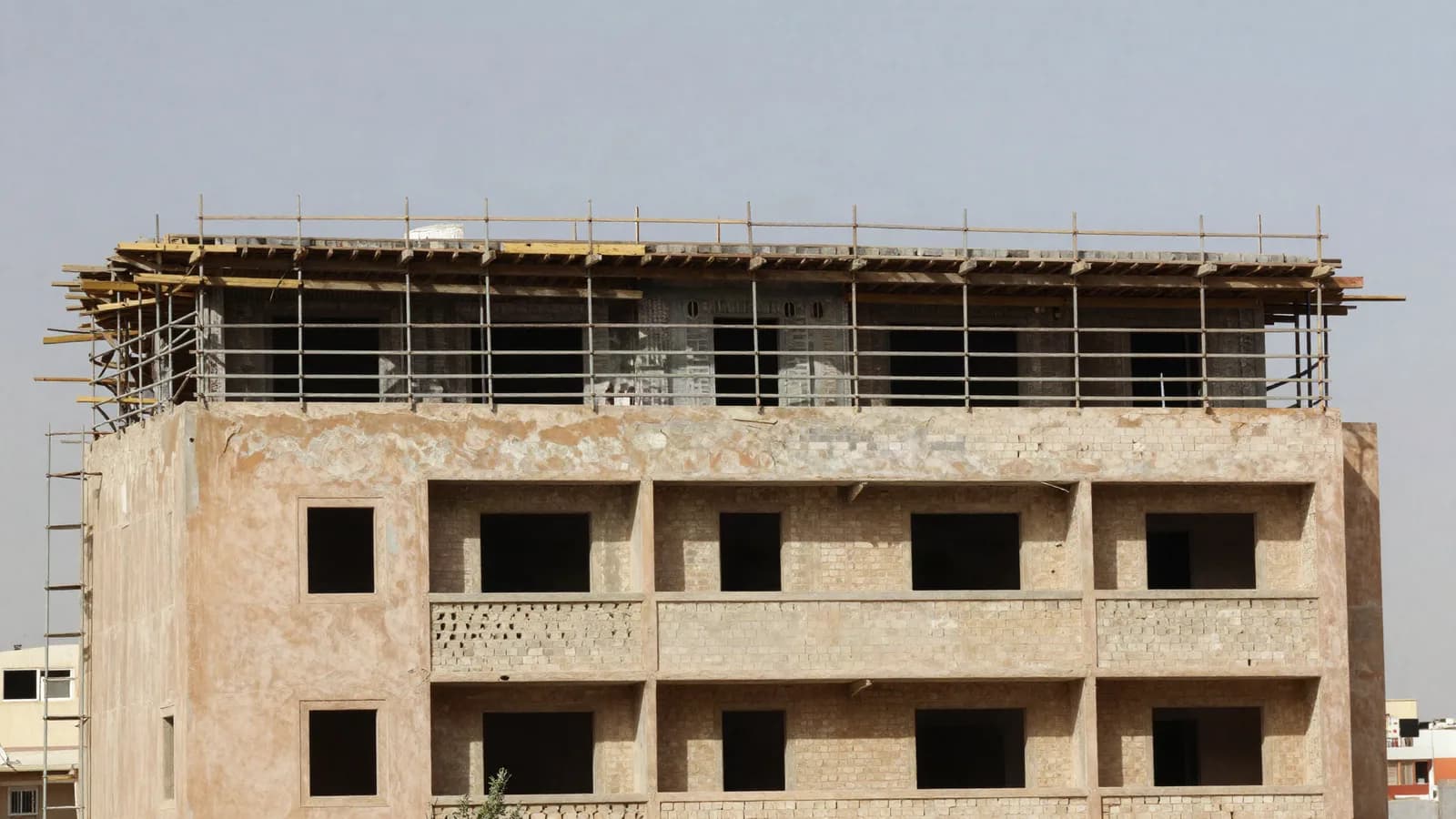 Surélévation d'un immeuble en copropriété au Maroc — qui décide, qui en profite, comment procéder