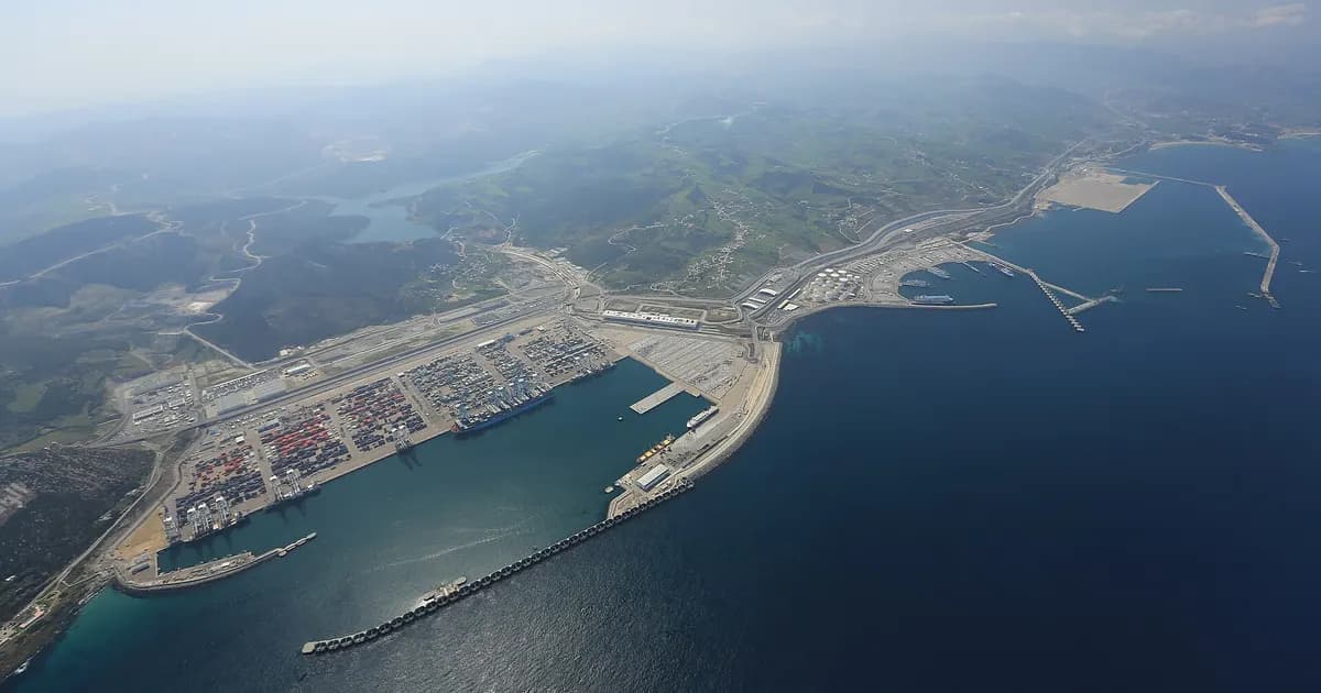 Vue aérienne du port de Tanger Med