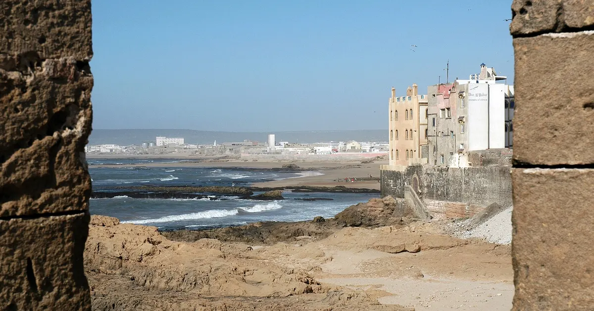 Riad de médina au Maroc — l'expertise à Essaouira inspecte en priorité l'état du bâti exposé aux embruns et à l'humidité
